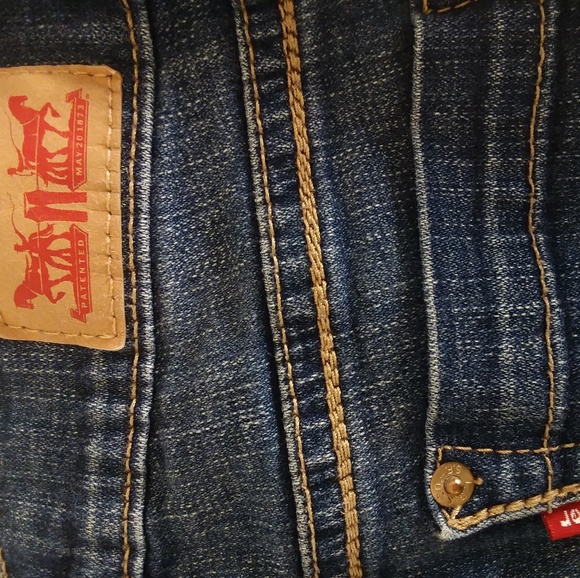 Womens Levi jeans - Picture 5 of 6